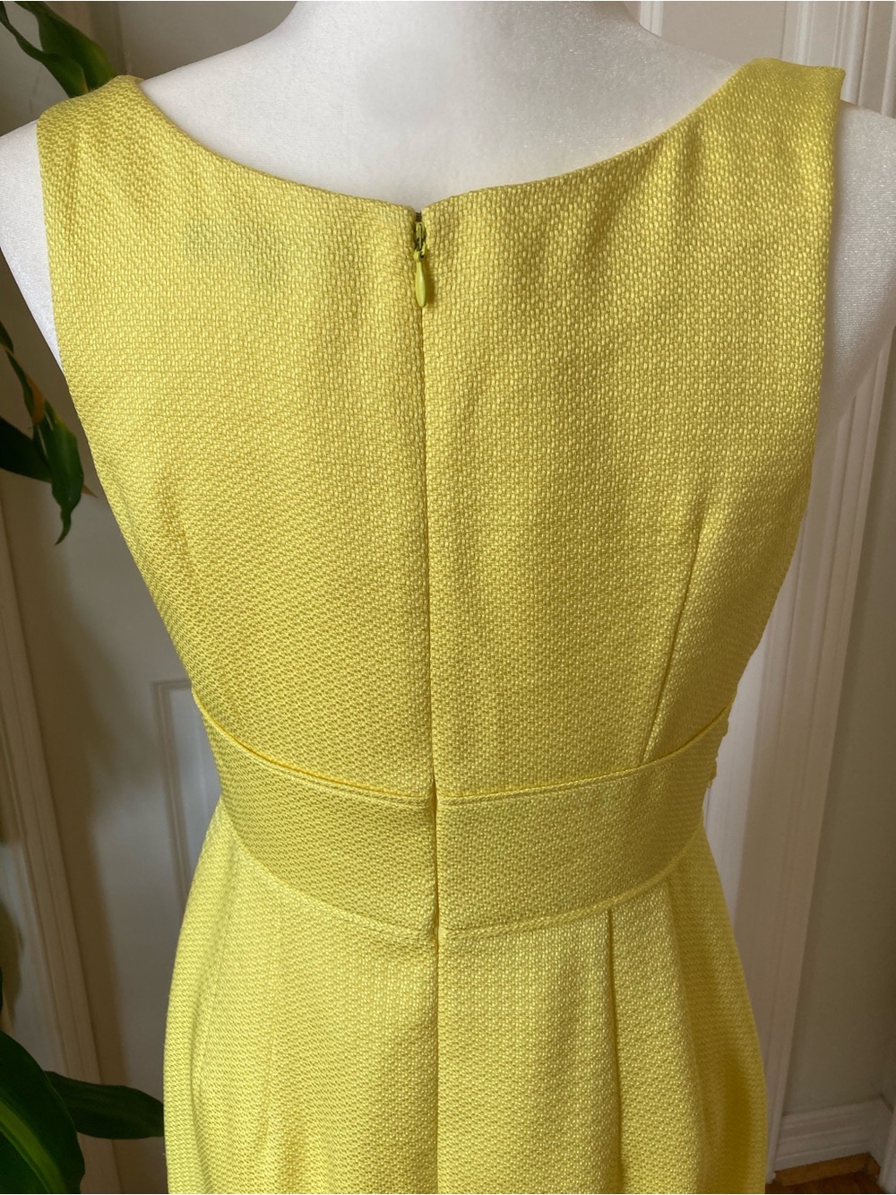 ANTONIO MELANI Bright Yellow V-Neck Floral Waist Sheath Dress - Picture 7 of 9